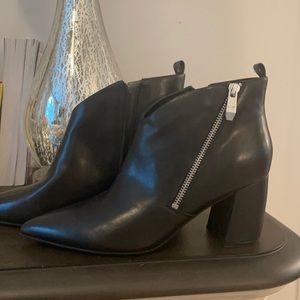 Brand new Marc fisher leather pointed zip booties